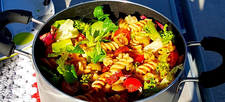 Camping Nudelsalat Rezept mediterran